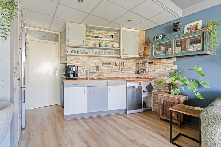 Photo 3 of Noordeinde 189-B6