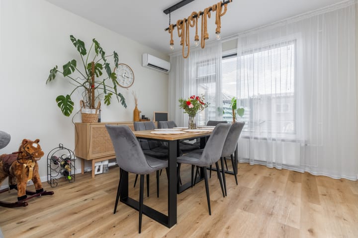 Tussenwoning te koop: Nichtenhofstraat 19, Nieuwaal