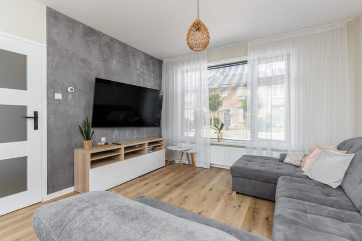 Tussenwoning te koop: Nichtenhofstraat 19, Nieuwaal