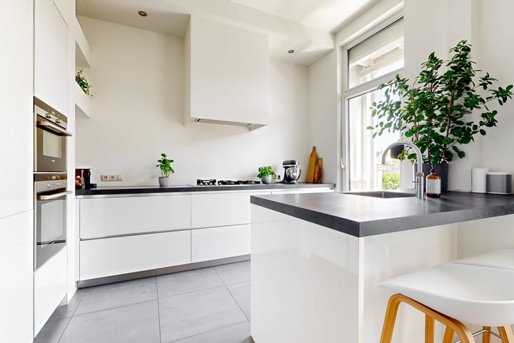Tussenwoning te koop: Hogeweg 16, Amsterdam
