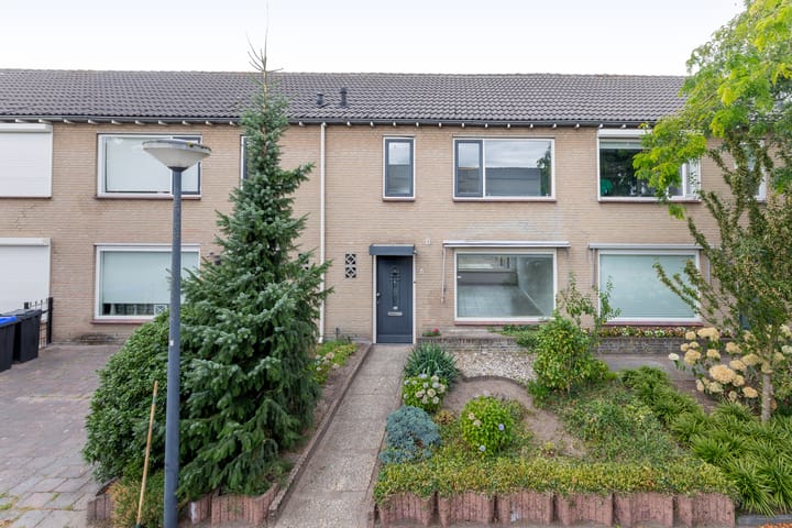 Foto 4 van Debussystraat 4