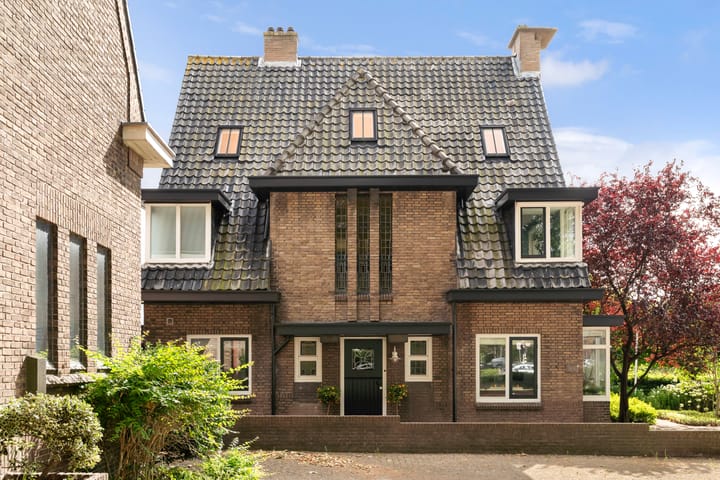 Vrijstaande woning te koop: Eerste Stationsstraat 88, Zoetermeer