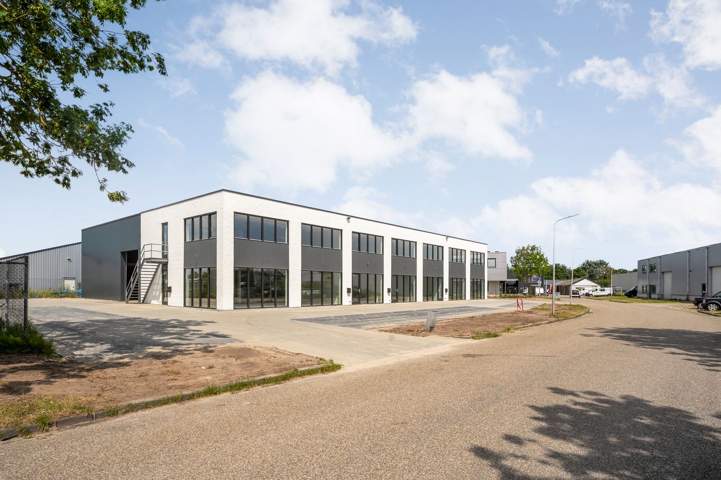 View photo 1 of Pluggematen 4-D