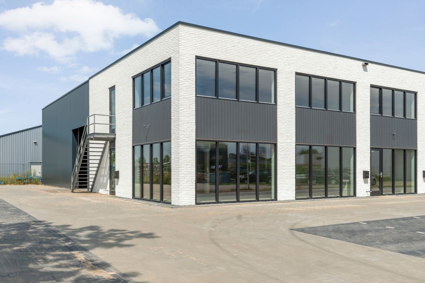 View photo 2 of Pluggematen 4-D