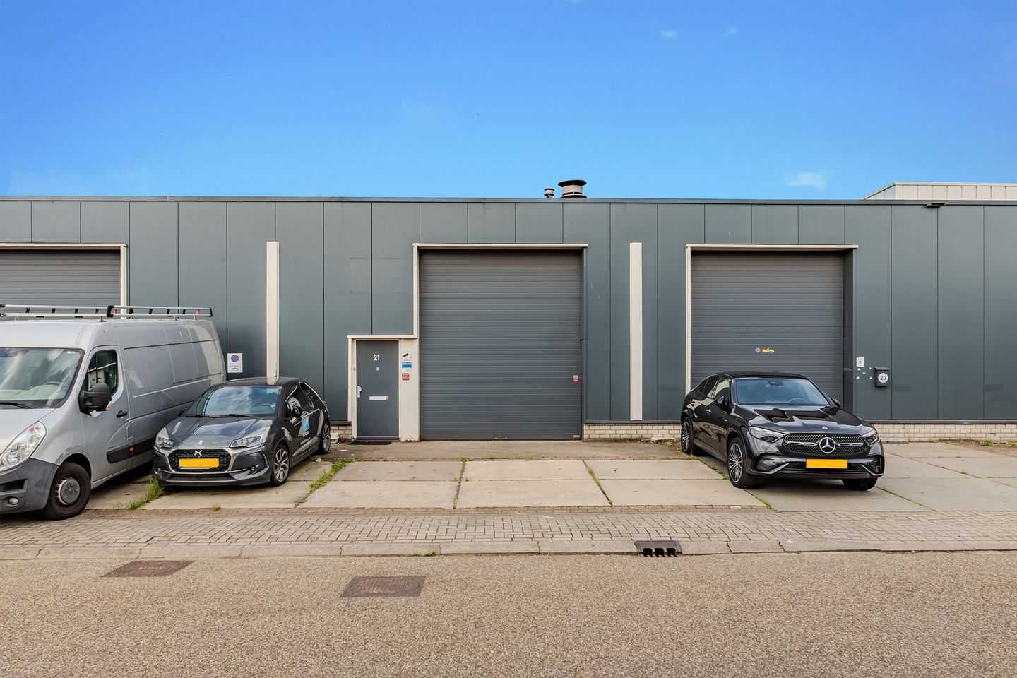 View photo 2 of Zomerdijk 21