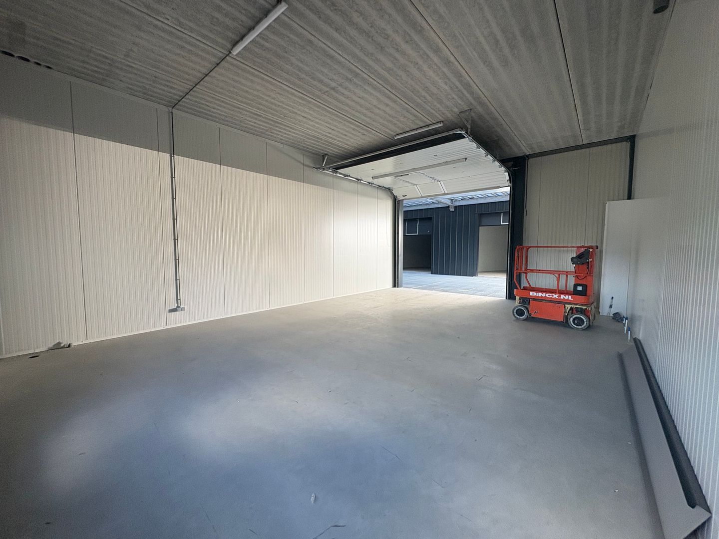View photo 2 of Pascalstraat 19-102