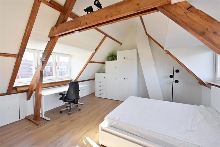 Tussenwoning te koop: Hazenstraat 15, Hilversum