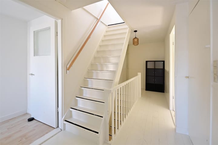 Tussenwoning te koop: Hazenstraat 15, Hilversum