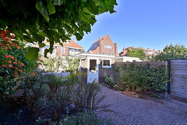 Tussenwoning te koop: Hazenstraat 15, Hilversum