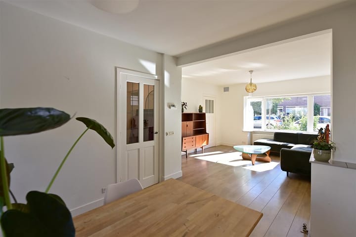 Tussenwoning te koop: Hazenstraat 15, Hilversum