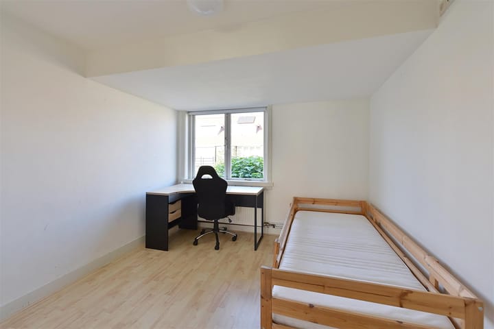 Tussenwoning te koop: Hazenstraat 15, Hilversum
