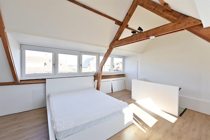 Tussenwoning te koop: Hazenstraat 15, Hilversum
