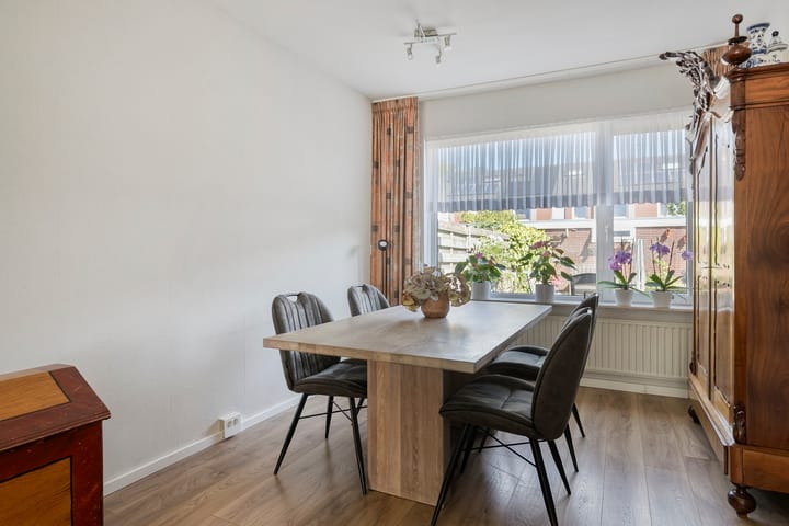 Tussenwoning te koop: Westsingel 52, Axel