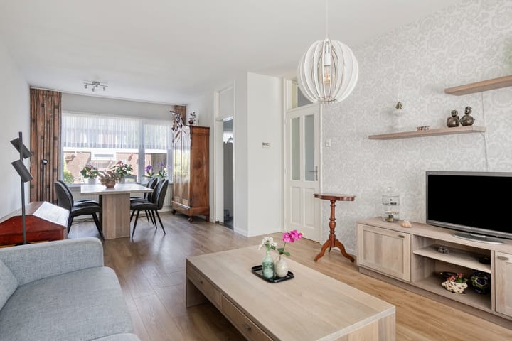 Tussenwoning te koop: Westsingel 52, Axel