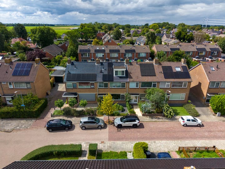 Tussenwoning te koop: Lindenlaan 21, Sauwerd