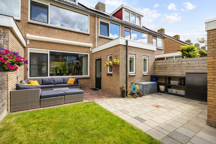 Tussenwoning te koop: Lindenlaan 21, Sauwerd