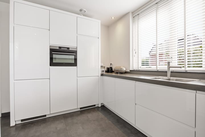 Vrijstaande woning te koop: Stormzeil 1, Almere