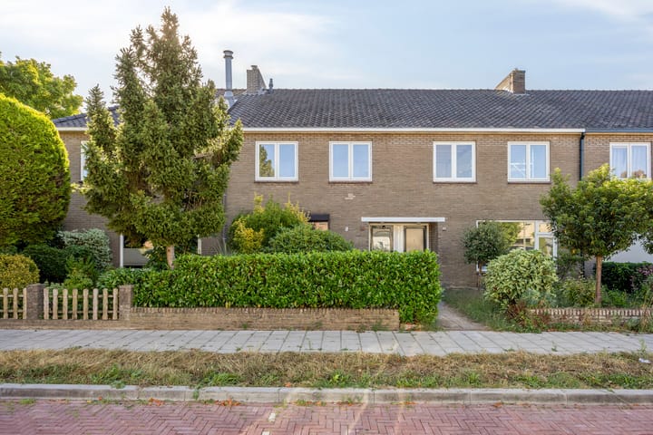 Tussenwoning te koop: Buitensingel 34, Dieren