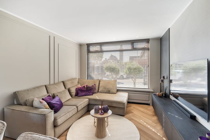 Tussenwoning te koop: Machteld v Raaphorststraat 21, Naaldwijk