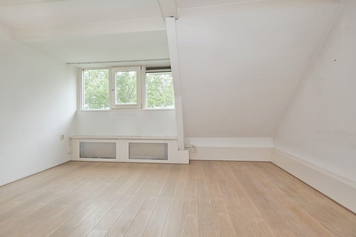Tussenwoning te koop: Hoofdweg 80A, Lijnden