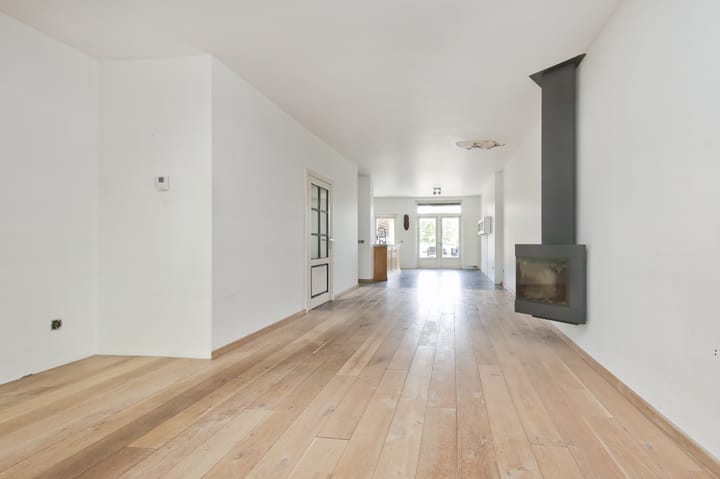 Tussenwoning te koop: Hoofdweg 80A, Lijnden