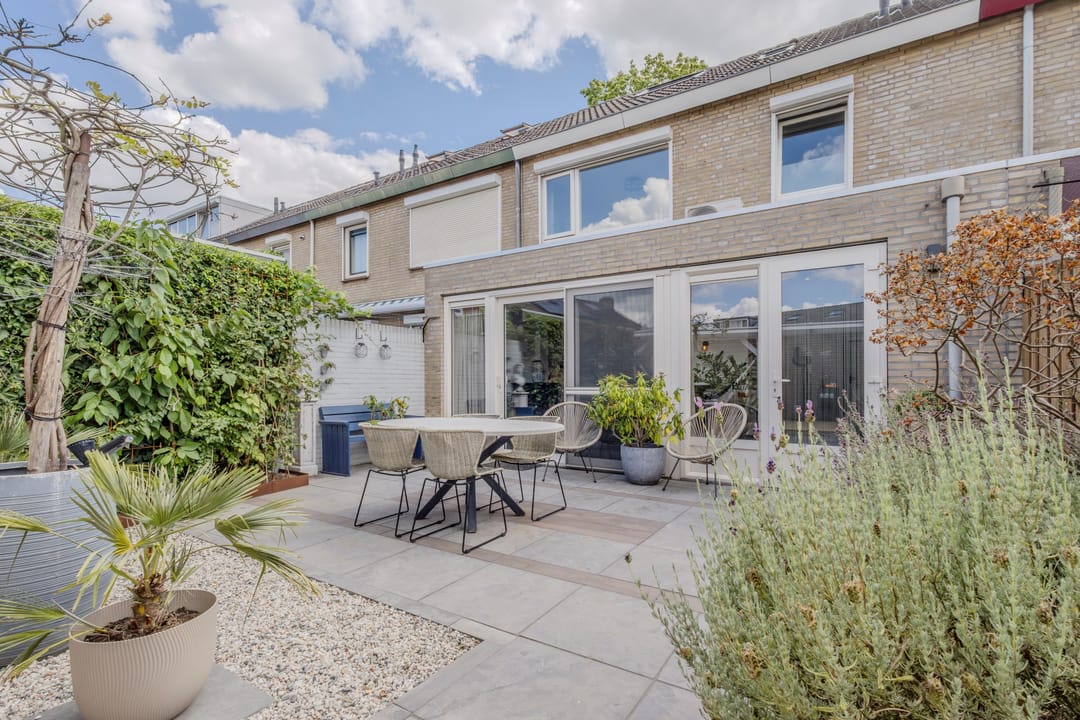 Photo 62 of Emmastraat 80