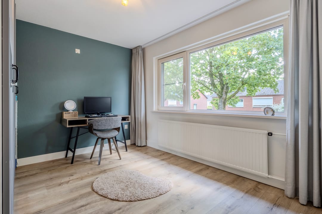 Photo 46 of Emmastraat 80