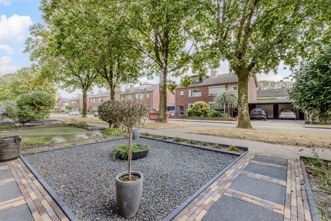Photo 71 of Emmastraat 80
