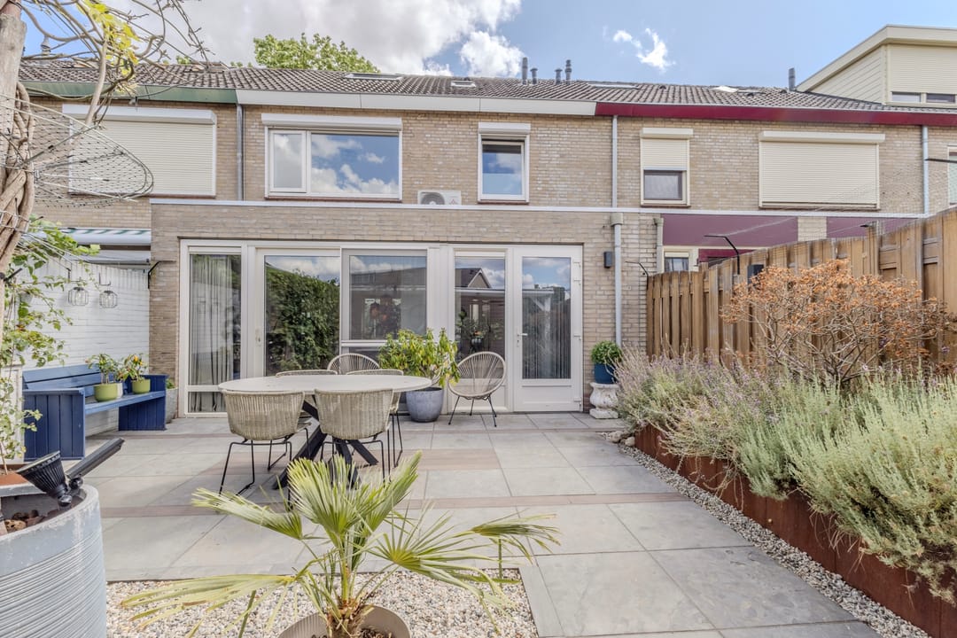 Photo 67 of Emmastraat 80