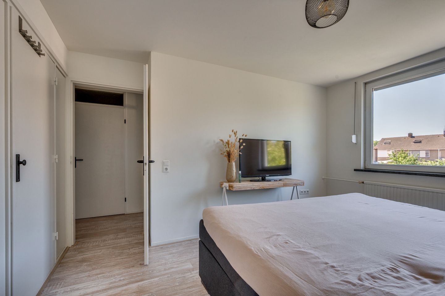 Photo 19 of Burg van Leentstraat 80