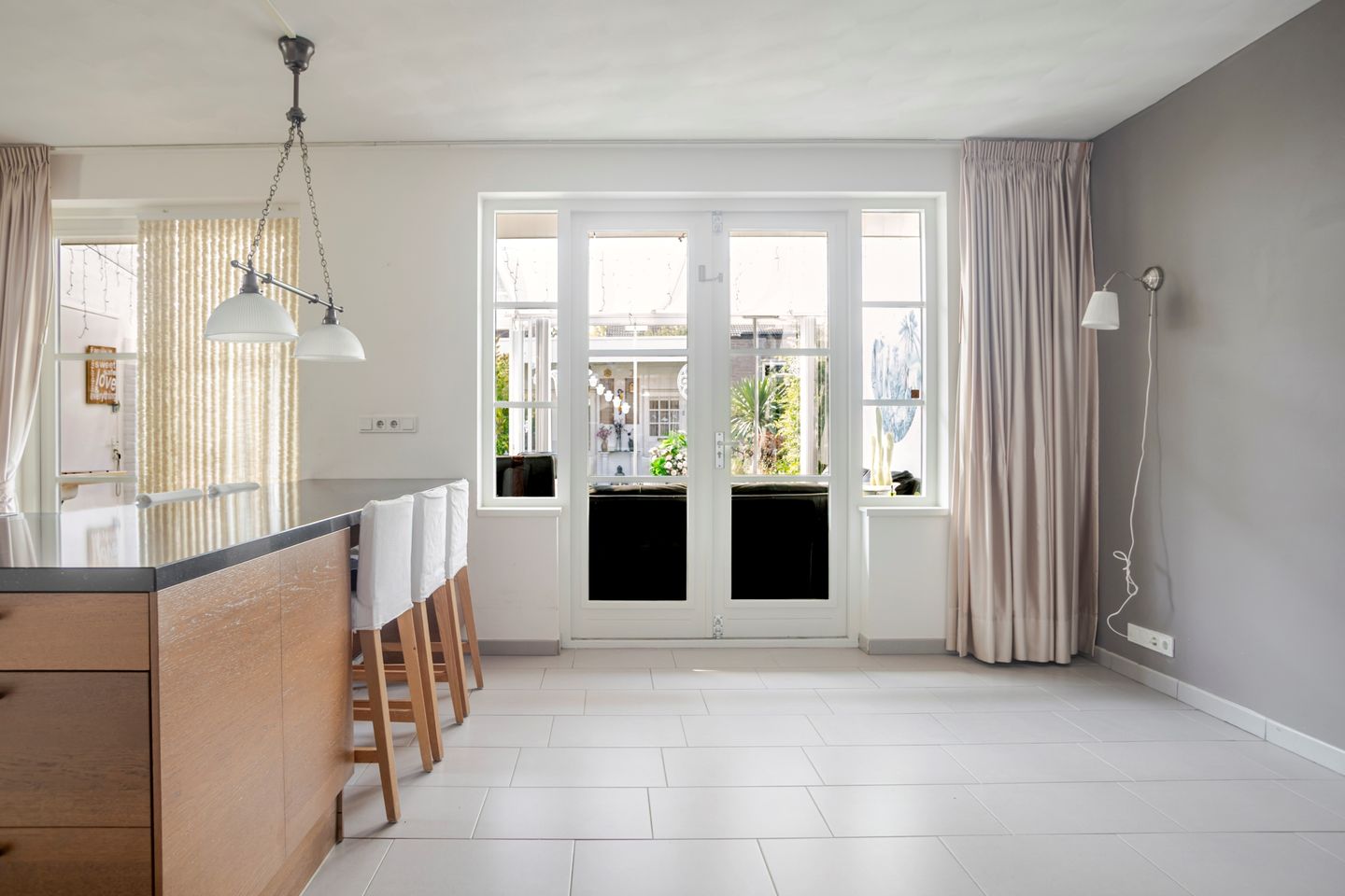Photo 19 of Monseigneur van Hooydonkstraat 13