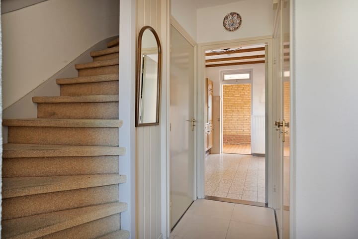 Vrijstaande woning te koop: Burgemeester Visschersstraat 83, Ulestraten