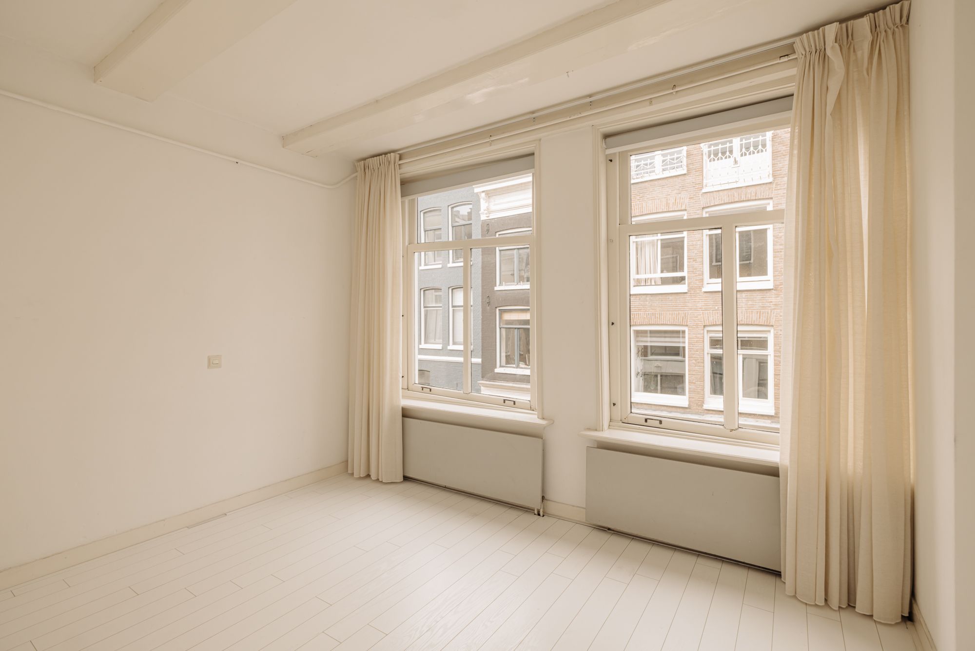 Photo 18 of Lange Leidsedwarsstraat 135-A