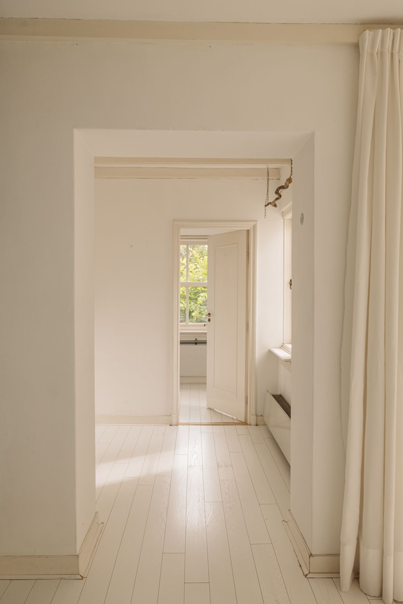 Photo 10 of Lange Leidsedwarsstraat 135-A