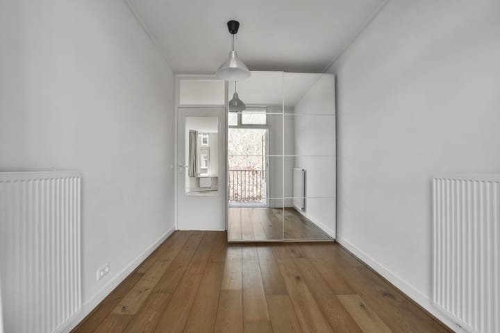 Appartement te koop: Tweede Van der Helststraat 27-2, Amsterdam