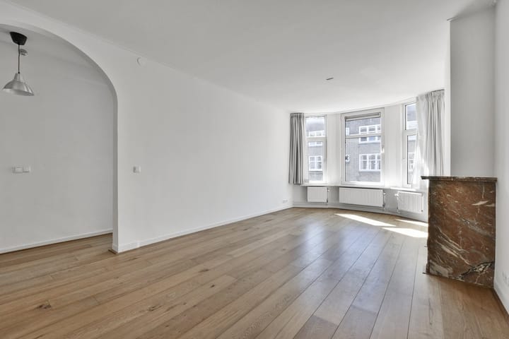 Appartement te koop: Tweede Van der Helststraat 27-2, Amsterdam