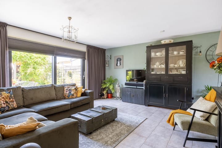 Tussenwoning te koop: James Baldwinstraat 30, Groningen
