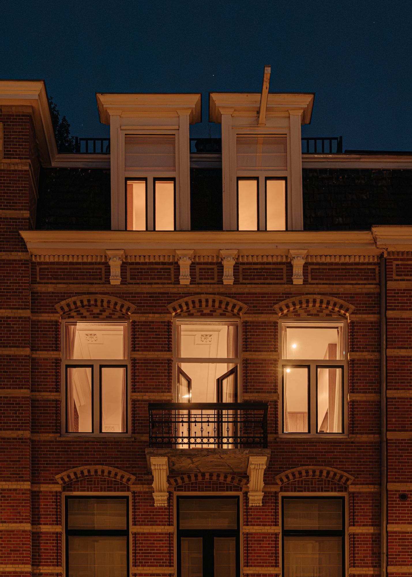 Foto 44 van Van Eeghenstraat 47-2