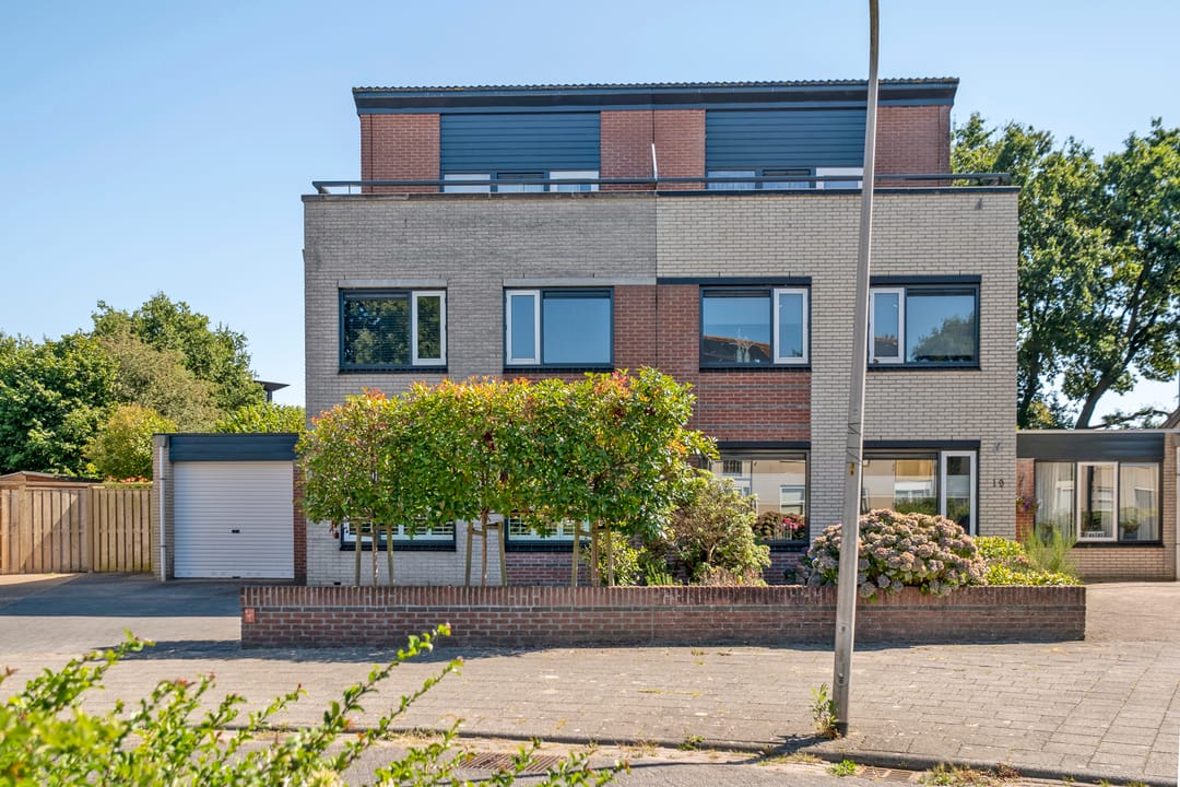Foto 1 van Merwede 17