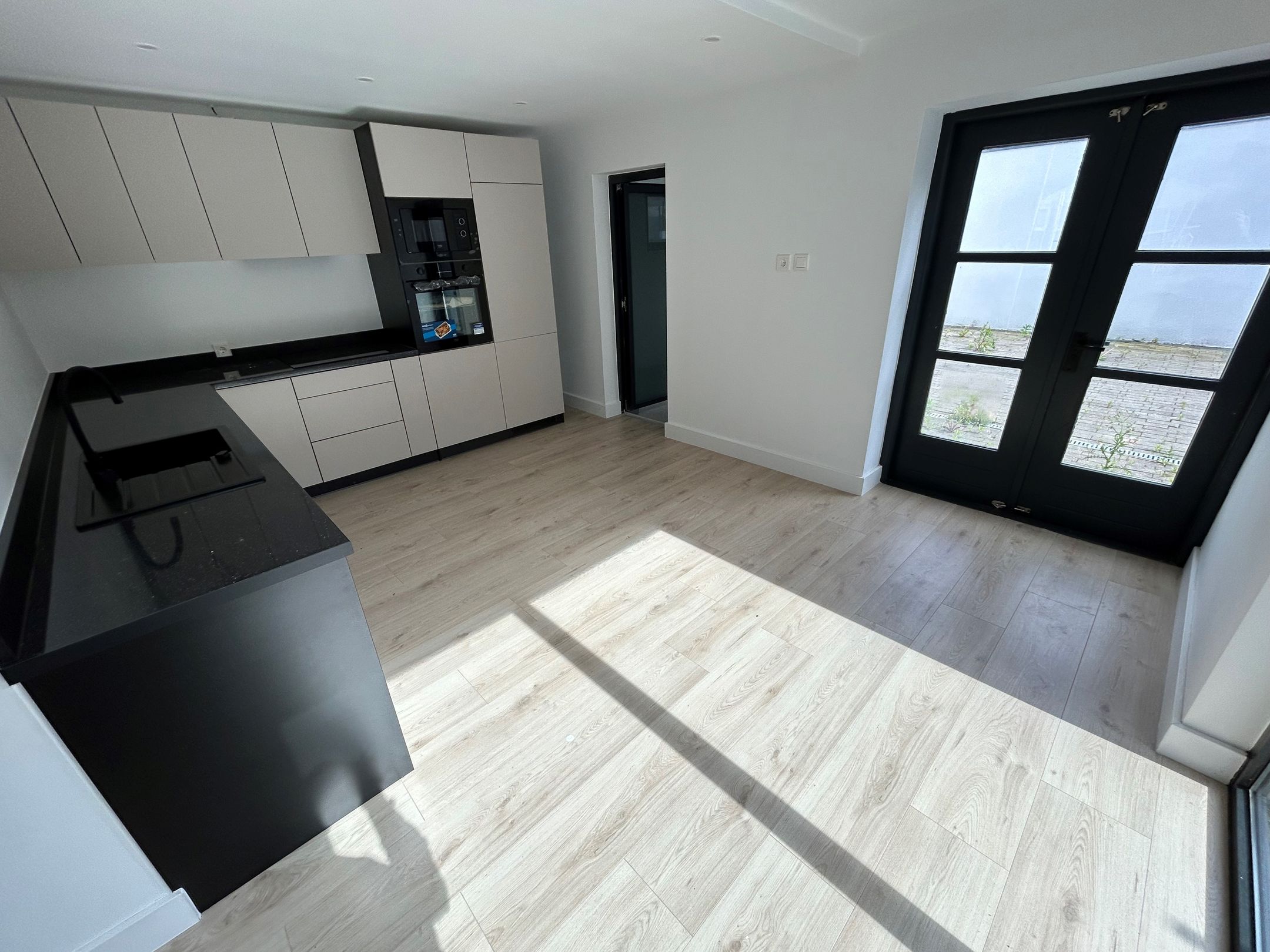 Photo 12 of Heiveldstraat 69