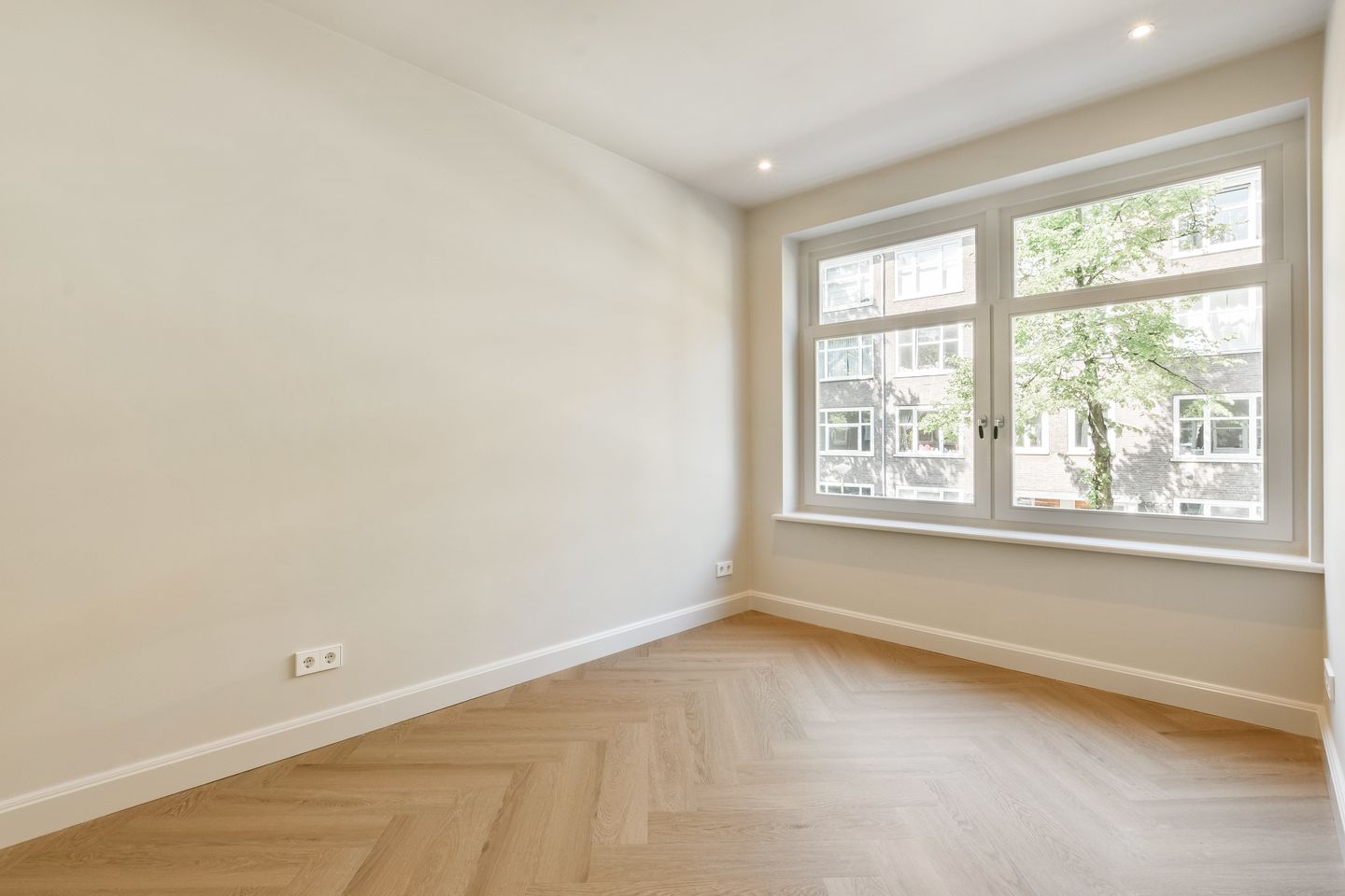 Photo 10 of Crynssenstraat 14-1