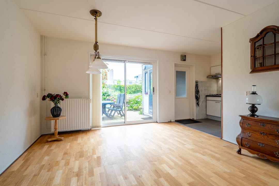 Photo 11 of Van Loghemstraat 49