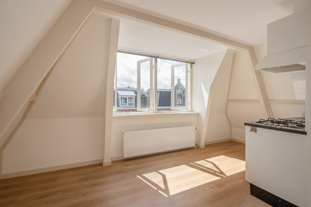 Photo 11 of Nicolaïstraat 55-C