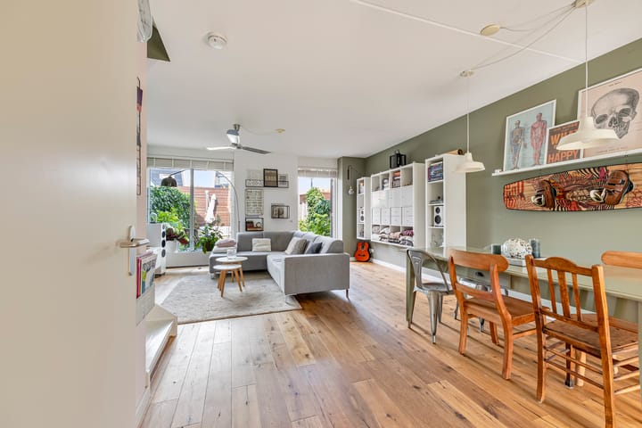 Tussenwoning te koop: Legionairshof 24, Huissen