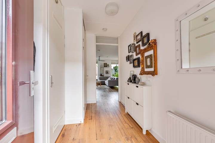 Tussenwoning te koop: Legionairshof 24, Huissen