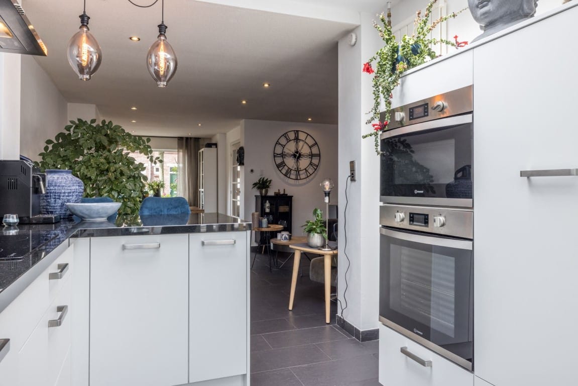Photo 15 of Hendrik van Veldekestraat 93
