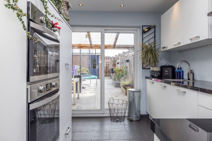 Tussenwoning te huur: Hendrik van Veldekestraat 93, Heerlen