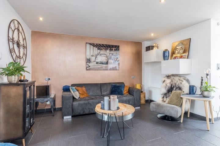 Tussenwoning te huur: Hendrik van Veldekestraat 93, Heerlen