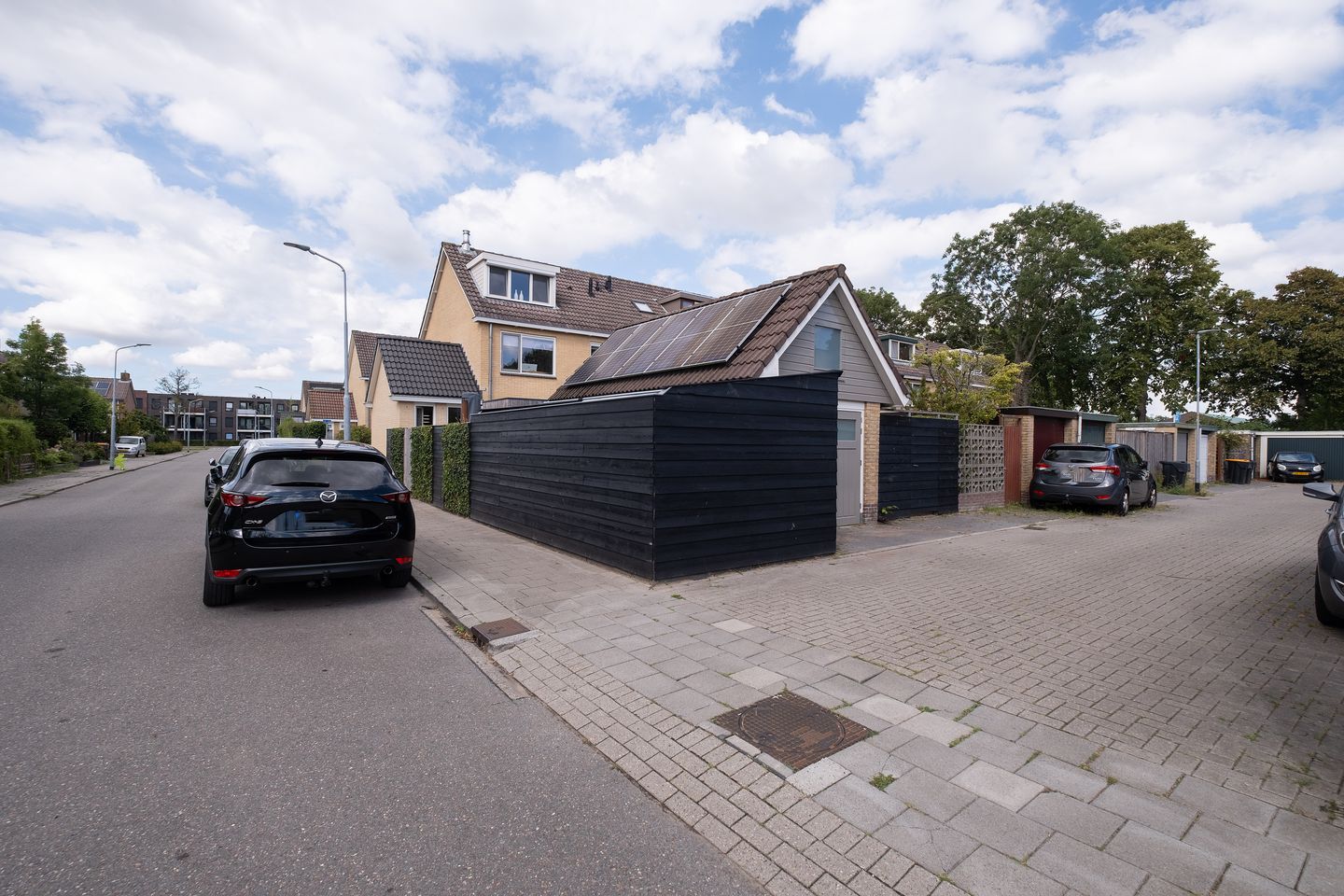 Photo 35 of Anna van Saksenstraat 98