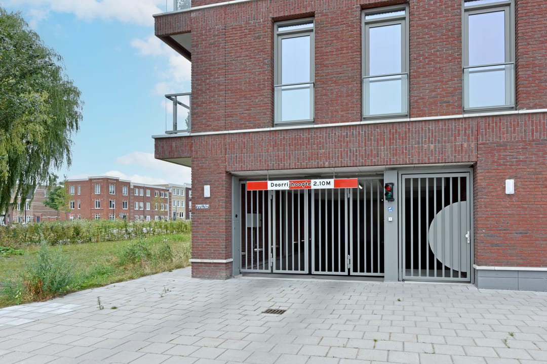 Photo 28 of Koolmeesstraat 56